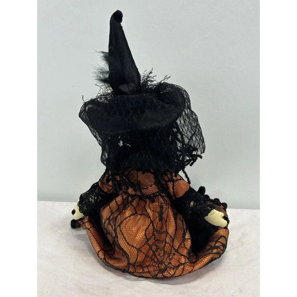 Halloween Shelf Sitter Witch 18
